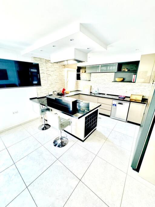 Central Flat Terrace & BBQ - Appartement 2 Chambres - 21