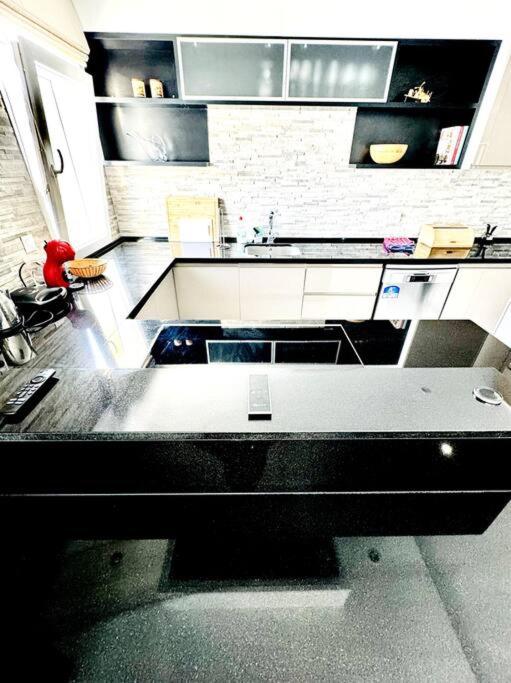 Central Flat Terrace & BBQ - Appartement 2 Chambres - 28