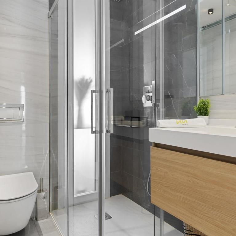 ViVi Homes - Villa Yara Pool, Sauna, Jacuzzi & Cinema - Villa con piscina privada - 52