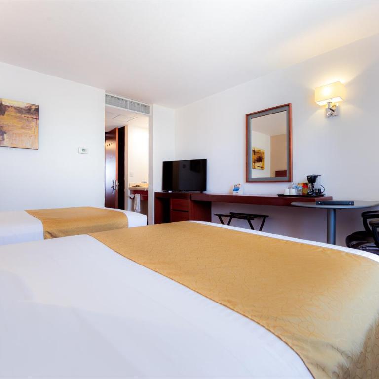 Comfort Inn Queretaro Tecnologico - Quadruple Room with No View - Non Smoking - 6