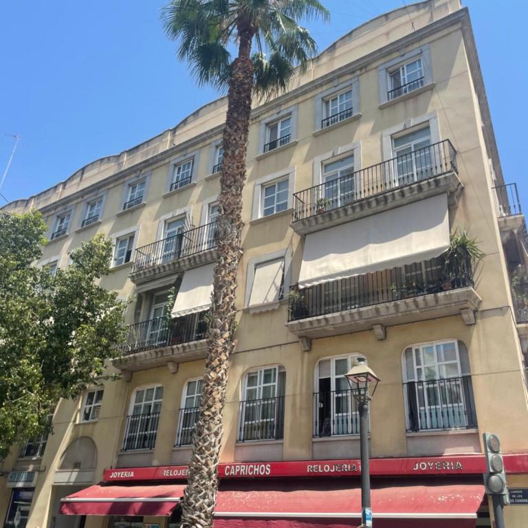 Lovely apartment near the beach & City of Arts and Sciences - Three-Bedroom Apartment - 37