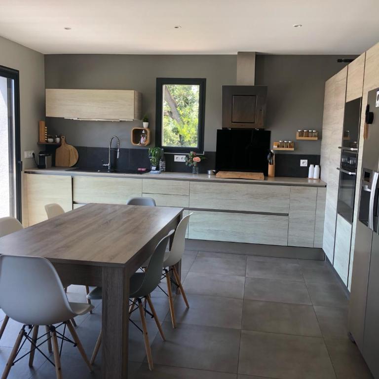 Location Maison contemporaine, piscine, 6-8 couchages - Villa 1 Chambre - 8