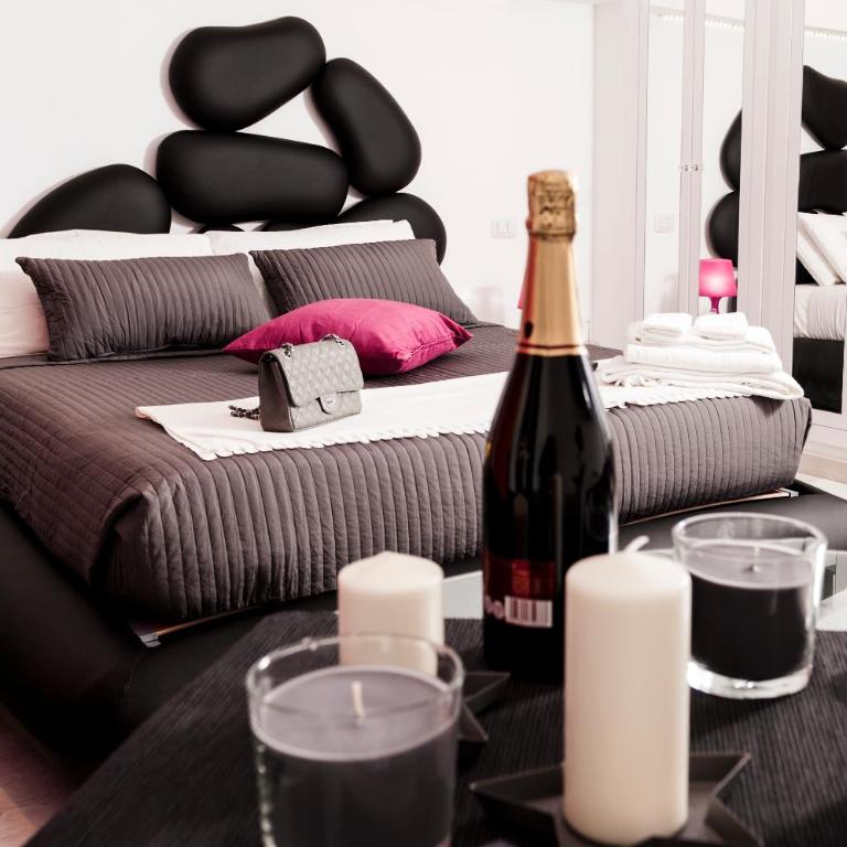 Two Chic Guesthouse - Deluxe Room - 5