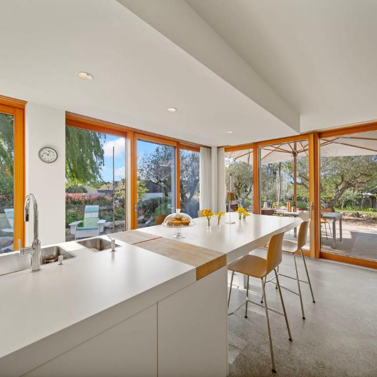 Villa Serenity Sustainable Luxury Retreat by GuestLee - Villa - 26