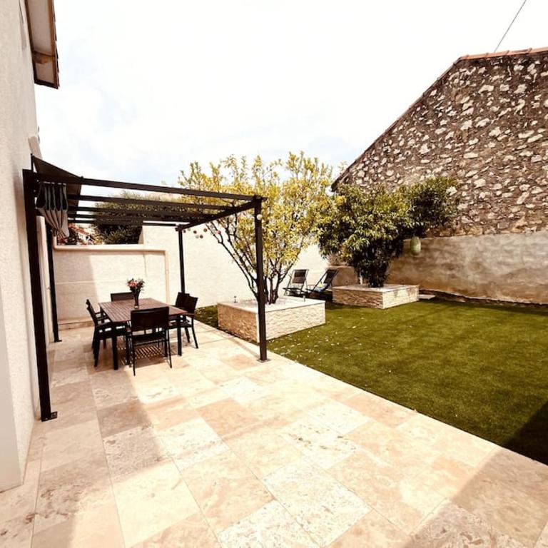 Villa André à Nîmes - Three-Bedroom Villa - 7