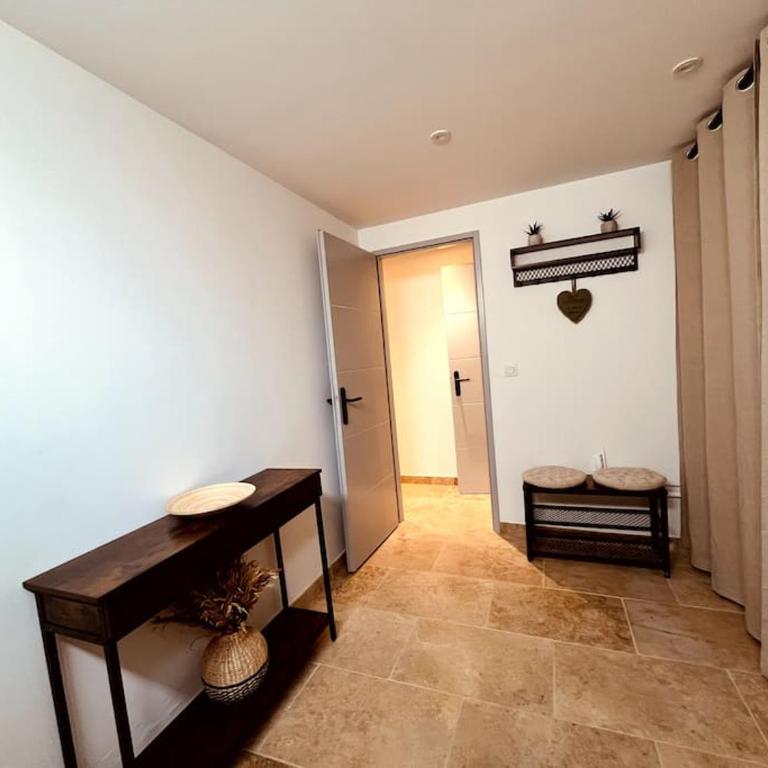 Villa André à Nîmes - Three-Bedroom Villa - 17