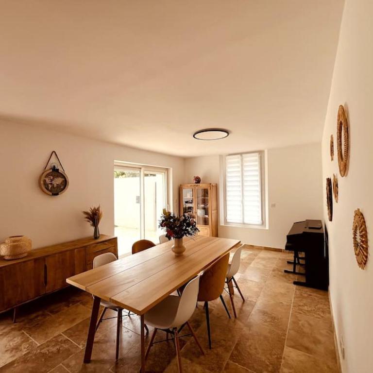 Villa André à Nîmes - Three-Bedroom Villa - 33