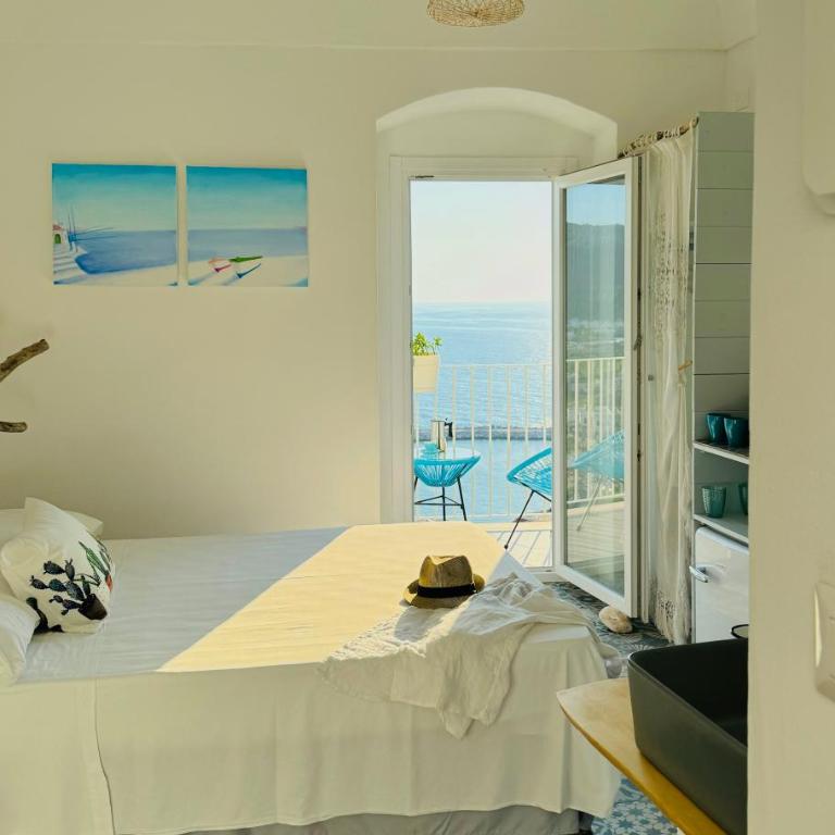 FICO D'INDIA - Camera Matrimoniale con Balcone e Vista Mare - 9