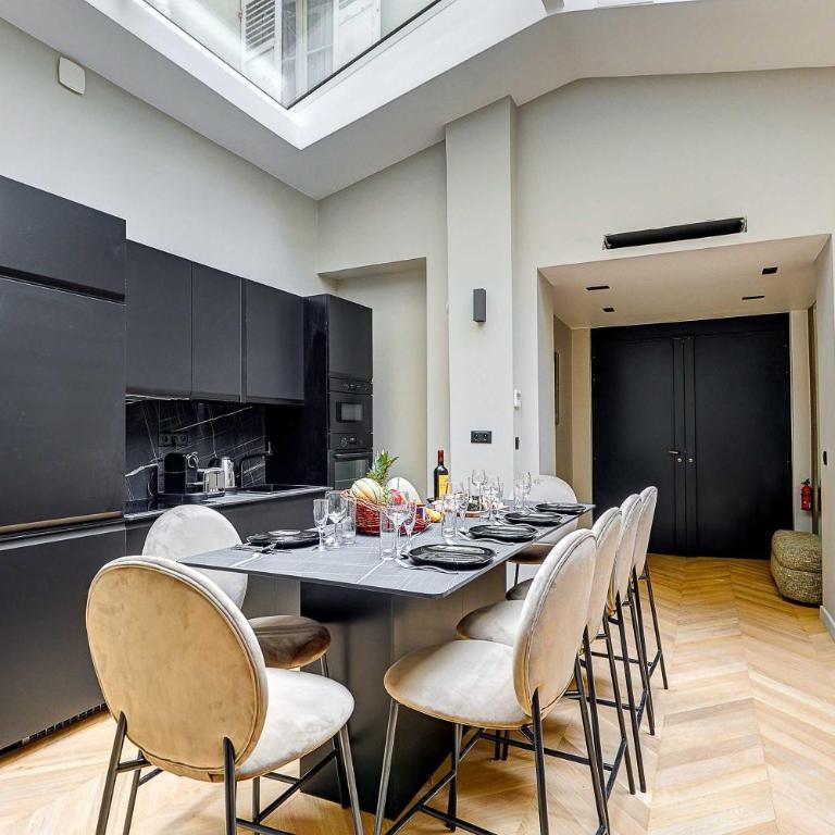 Elegant apartment with AC - 3BR-10P- Le Marais - Three-Bedroom Apartment - 20