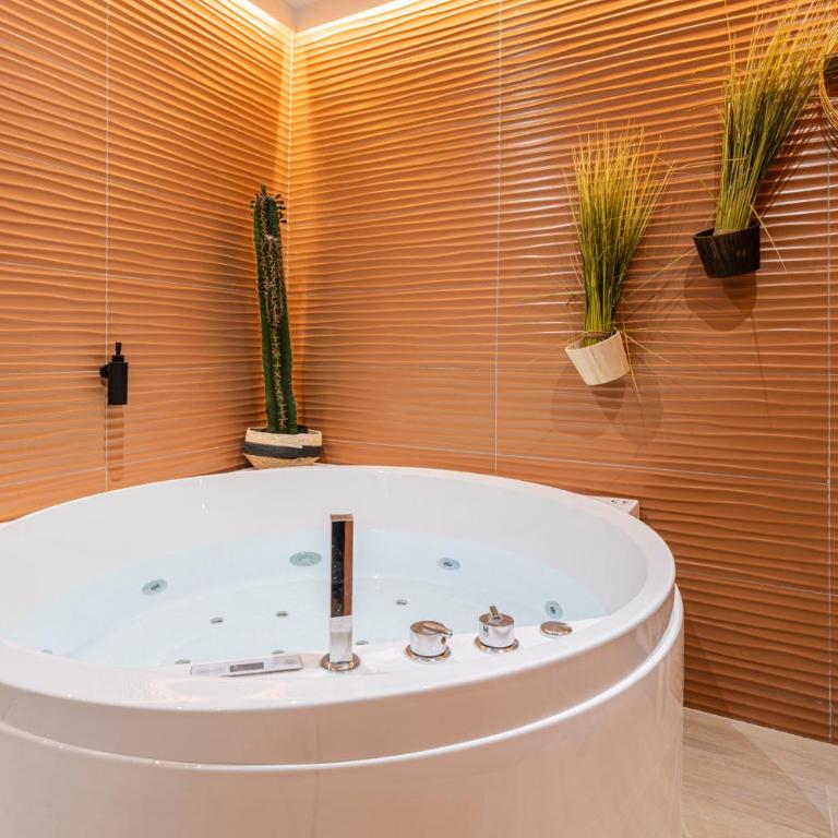 MARAIS POMPIDOU 3e, jacuzzi, 2 chambres, 4 à 6P - Two-Bedroom Apartment - 4