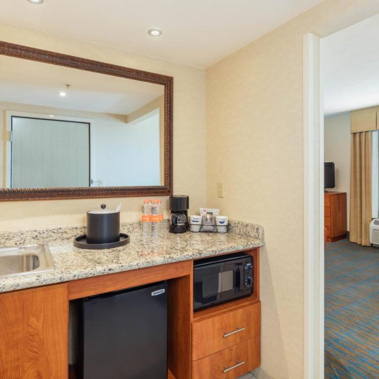 Hampton by Hilton Queretaro Tecnologico - King Studio Suite - Non-Smoking - 5