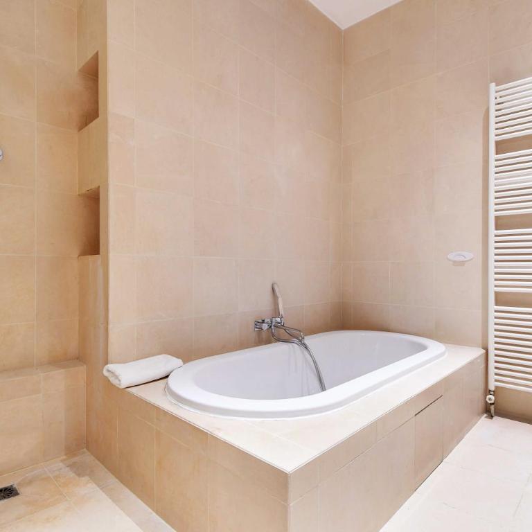 Fabulous House - a Gem in Chic Western Paris - Appartement - 47