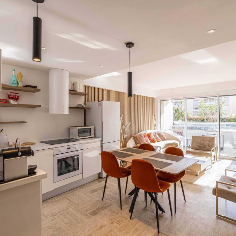 Charming apartment on Boulevard Alexandre III - Appartement 2 Chambres - 4