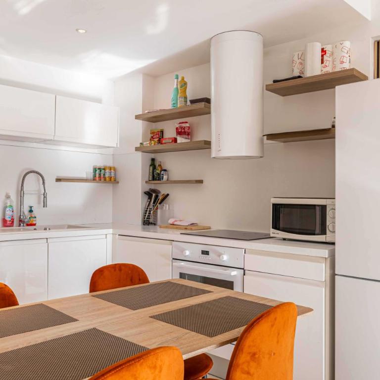 Charming apartment on Boulevard Alexandre III - Appartement 2 Chambres - 6