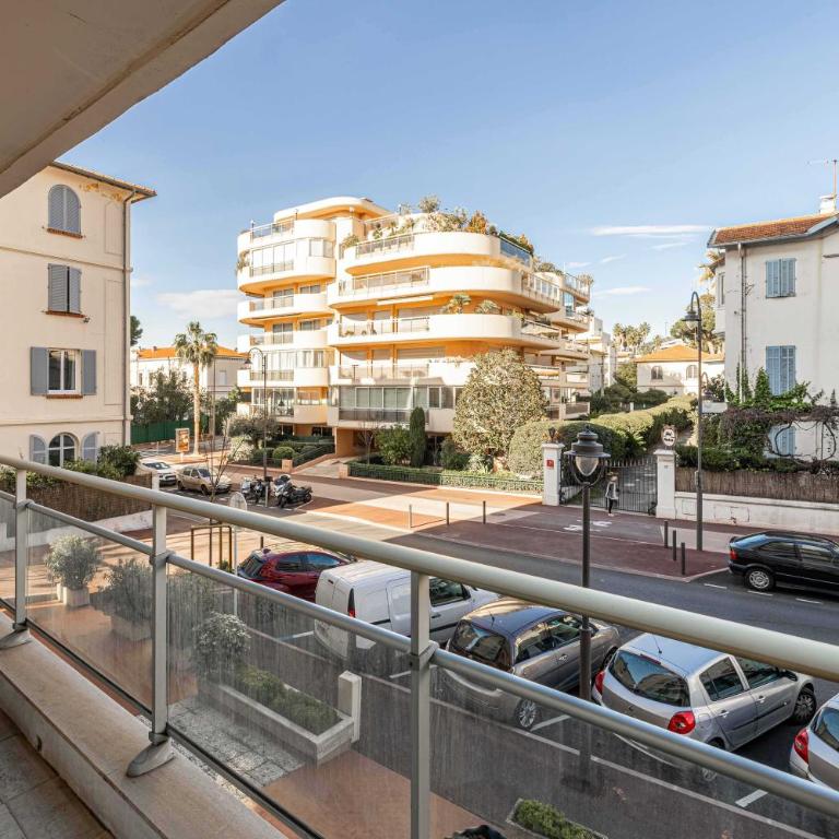 Charming apartment on Boulevard Alexandre III - Appartement 2 Chambres - 5