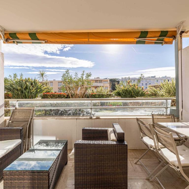 Charming apartment on Boulevard Alexandre III - Appartement 2 Chambres - 13