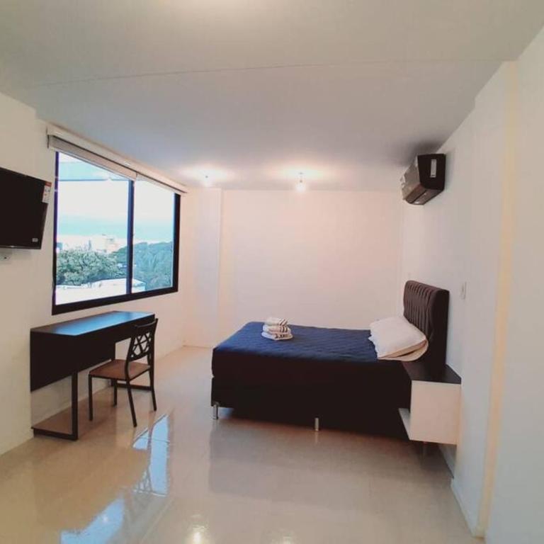 Tranquilo cerca de Mall Las Brisas - One-Bedroom Apartment - 64