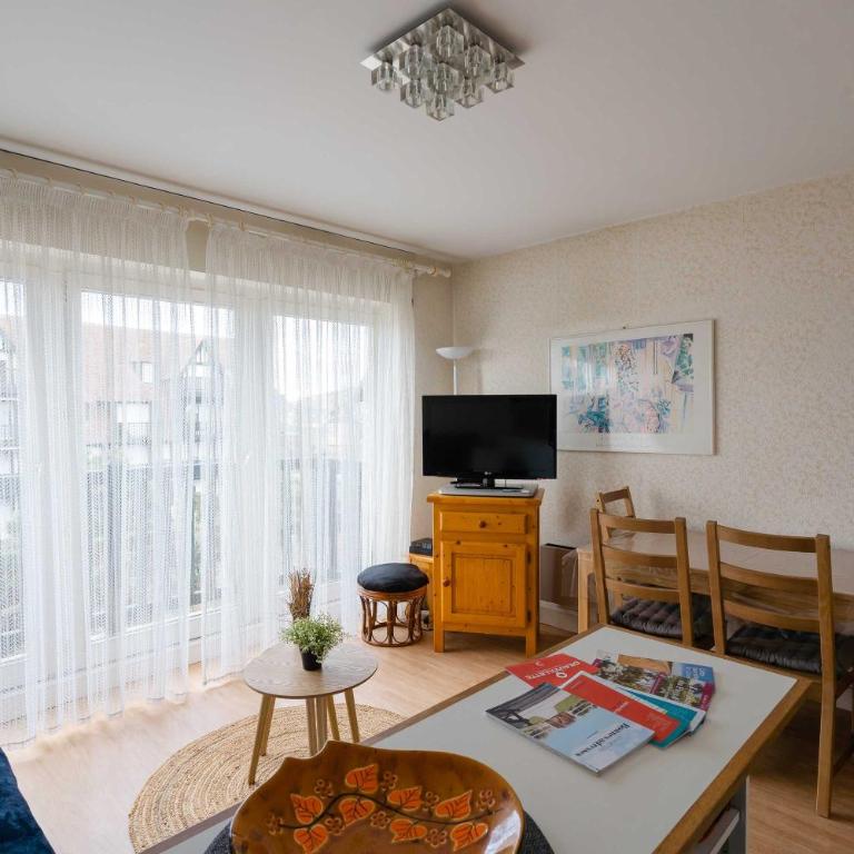 Charming apartment with parking near Place Morny - One-Bedroom Apartment - 6