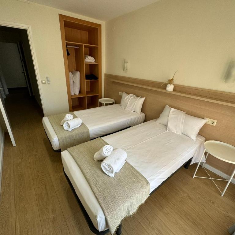 M10 Salou apartaments - One-Bedroom Apartment with Pool View - 10