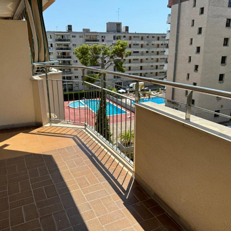 M10 Salou apartaments - One-Bedroom Apartment with Pool View - 14
