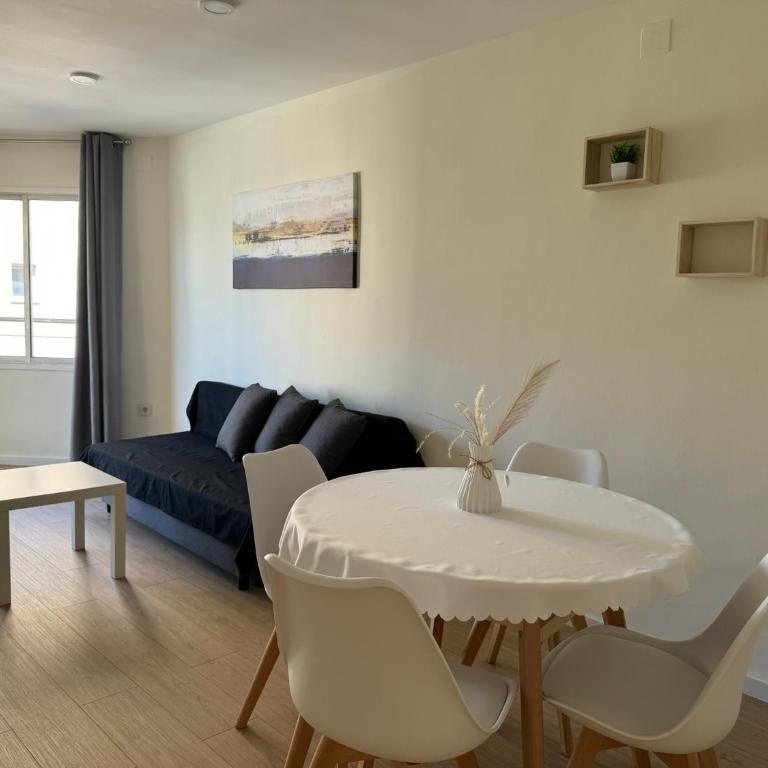 M10 Salou apartaments - One-Bedroom Apartment with Pool View - 15