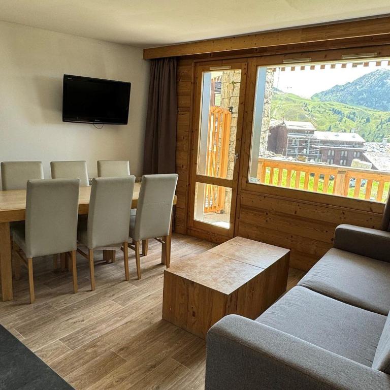 Appartement skis aux pieds, 6 pers, piscine, bien-être, Belle Plagne - Two-Bedroom Apartment - 1
