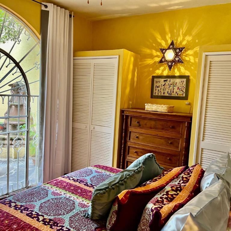 Boutique Hotel Casa Camellia - Deluxe Queen Room - 19
