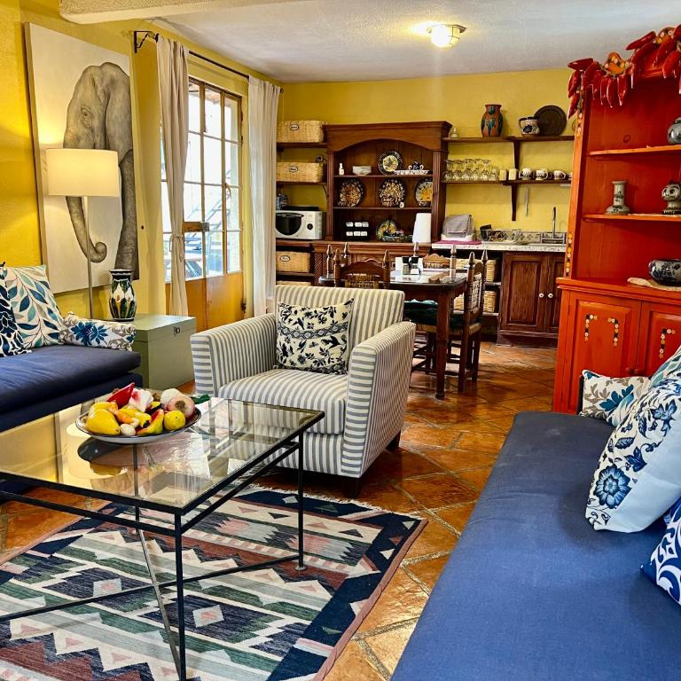 Boutique Hotel Casa Camellia - Deluxe Queen Room - 1