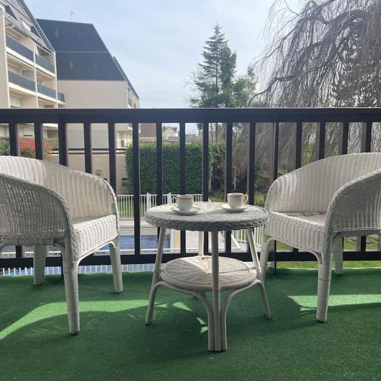 Résidence Piscine LE GRAND LARGE - Appartement - Vue sur Piscine - 4