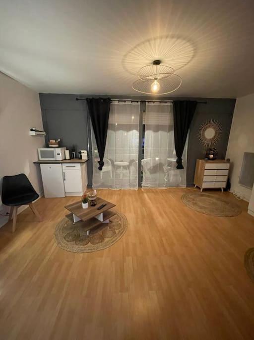 Résidence Piscine LE GRAND LARGE - Appartement - Vue sur Piscine - 16