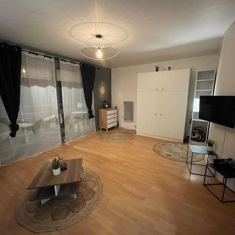 Résidence Piscine LE GRAND LARGE - Appartement - Vue sur Piscine - 23