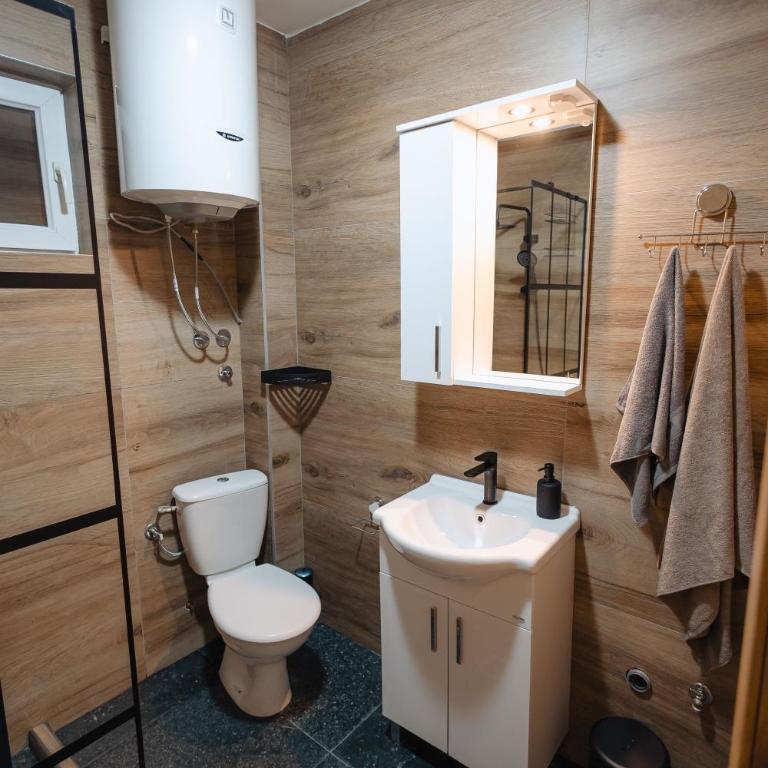 Tara Apartments - Studio - 9