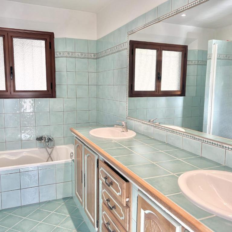 L'Oliveda - complètement climatisée, piscine, calme, proche commerce et lac, ski à 45min - Villa avec Piscine Privée - 38