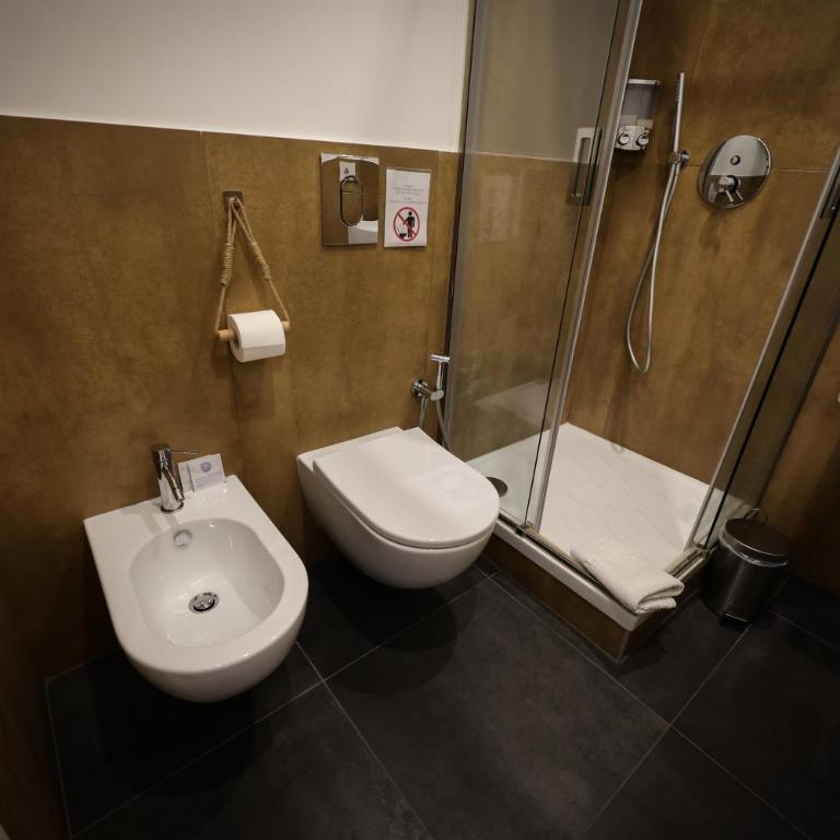 Napoli Into Core - Bed & Breakfast - Camera Matrimoniale con Bagno Privato - 8