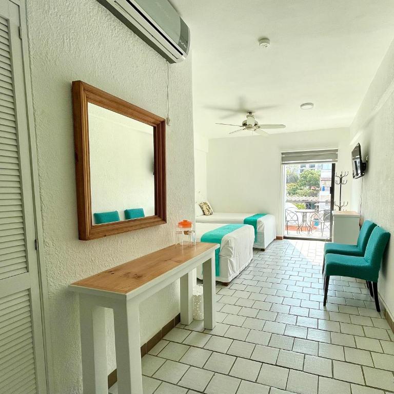Paloma del Mar - Standard with 2 Double Beds - 6
