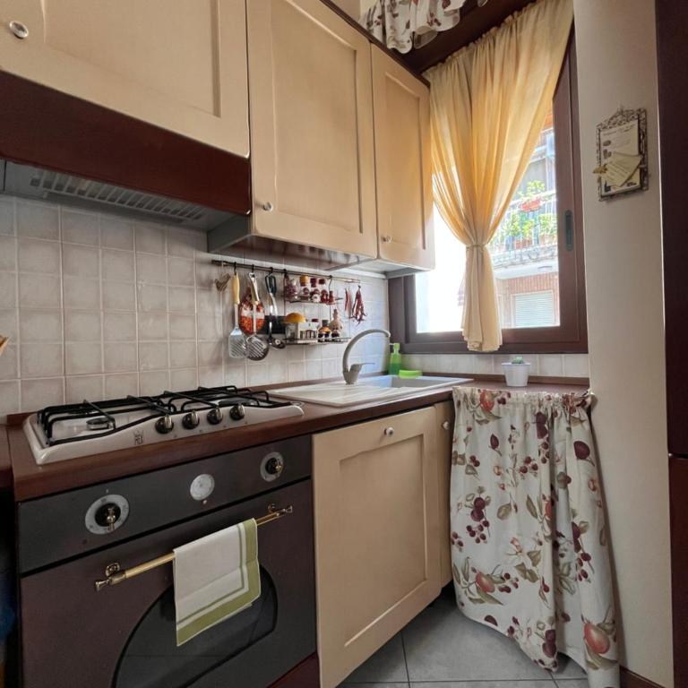 Alis Home - Appartamento con 2 Camere da Letto e Terrazza - 5