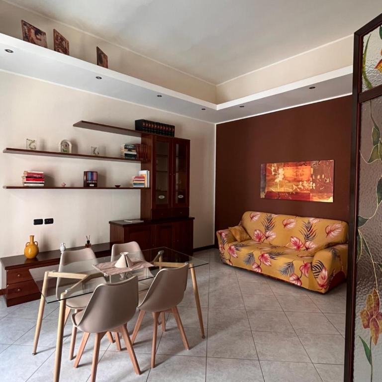 Alis Home - Appartamento con 2 Camere da Letto e Terrazza - 4