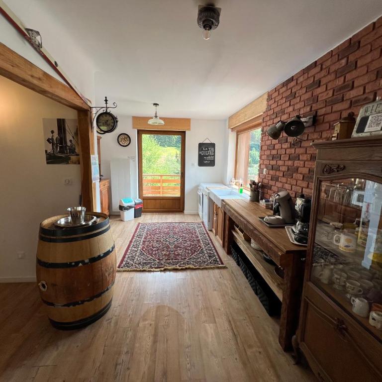 Chalet Privé avec Vue Panoramique sur les Montagnes & Proche LAC - Three-Bedroom Chalet - 7