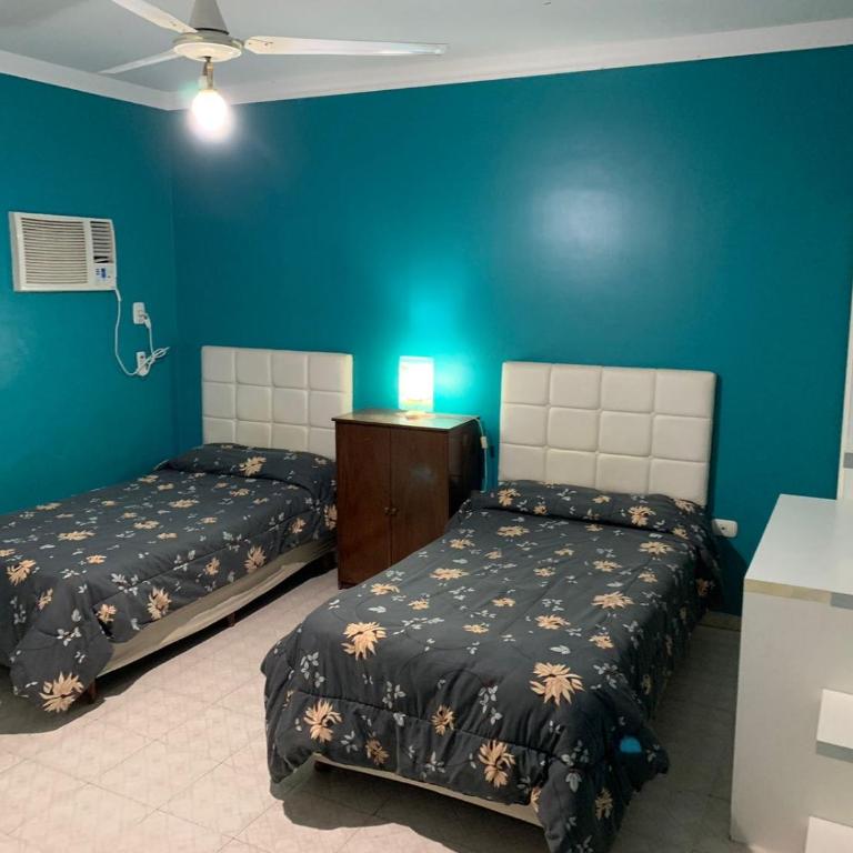 Casa para 10 personas, a minutos del nodo, del estadio y el centro - Casa de 4 dormitorios - 12