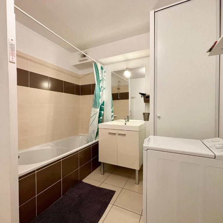 Appartement charmant près du bourg - 6 pers. - FR-1-377-94 - Appartement - 6