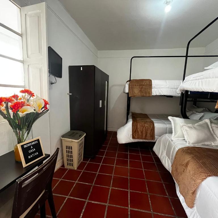 Hostal - Habitación Familiar con baño compartido - 2