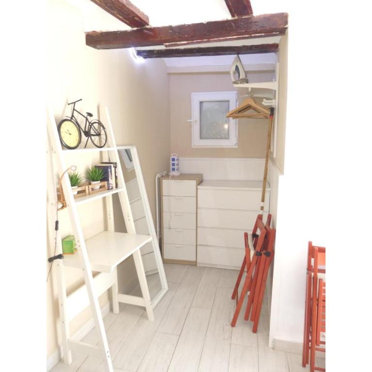 Loft bajo vivienda centro de Valencia-Carmen - One-Bedroom Apartment - 11