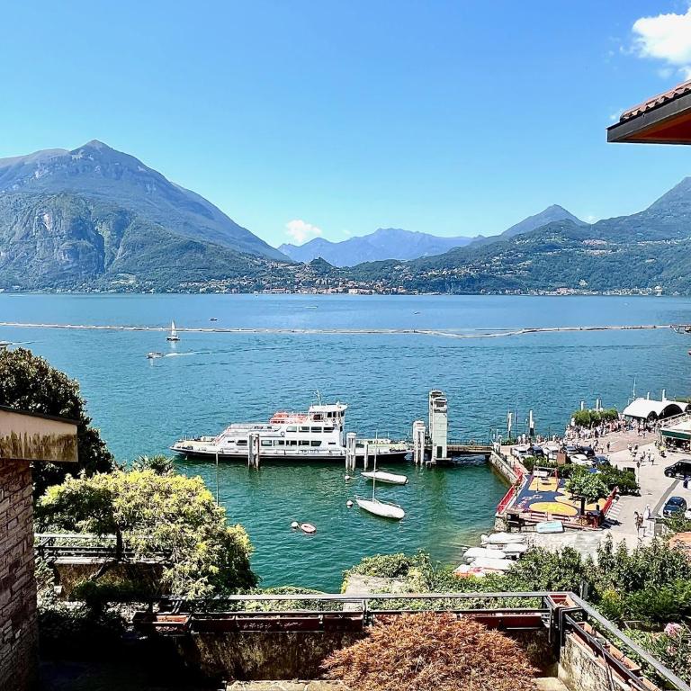 Villa NELLA VARENNA back to 70' - Villa con 3 Camere da Letto - 61