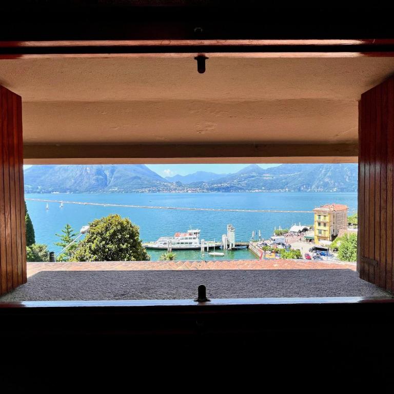 Villa NELLA VARENNA back to 70' - Villa con 3 Camere da Letto - 86