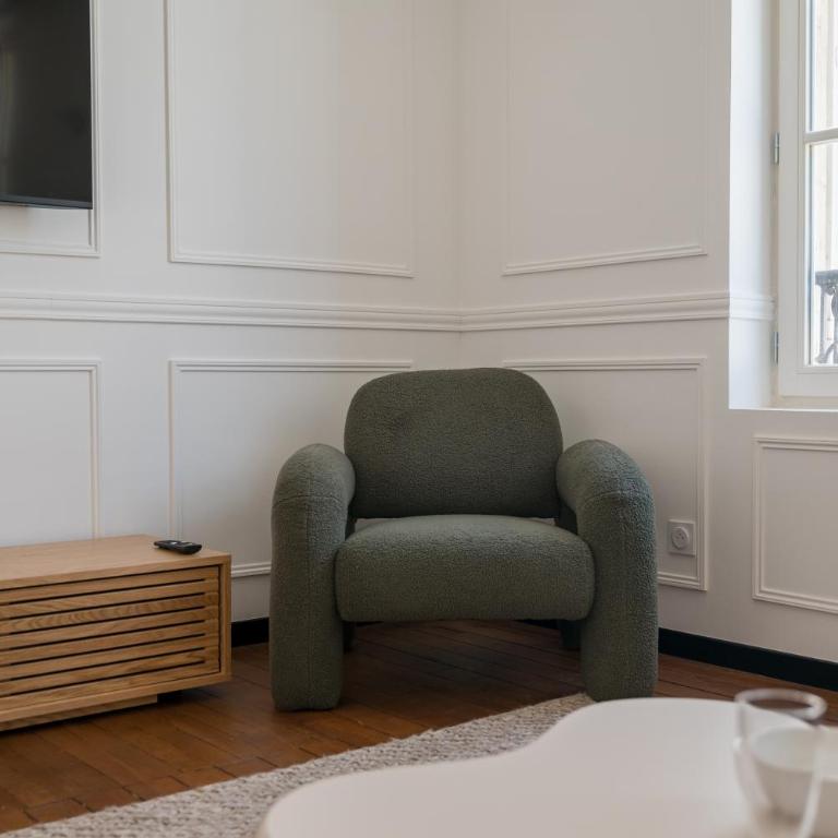 Reims Cathédrale Hyper Centre - One-Bedroom Apartment - 9
