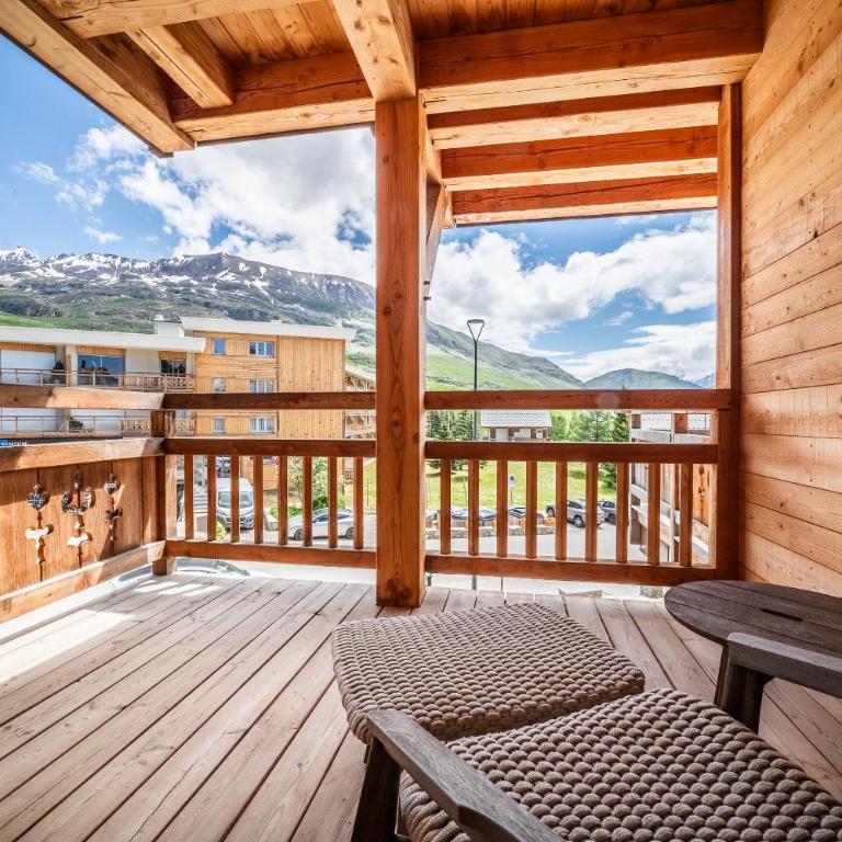 Apartment Sipo Alpe D'Huez - by EMERALD STAY - Three-Bedroom Apartment - 54