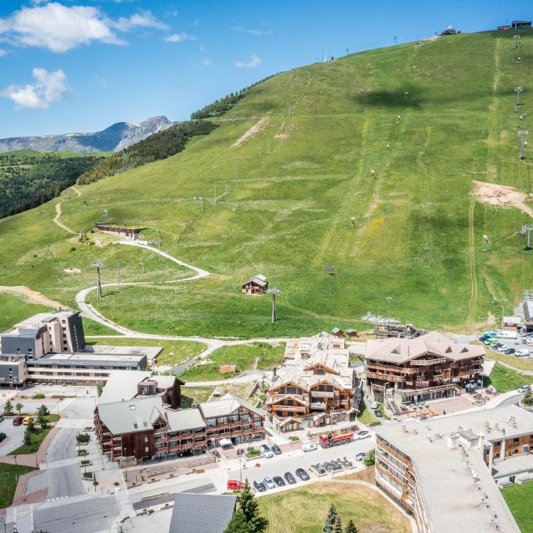 Apartment Sipo Alpe D'Huez - by EMERALD STAY - Three-Bedroom Apartment - 55
