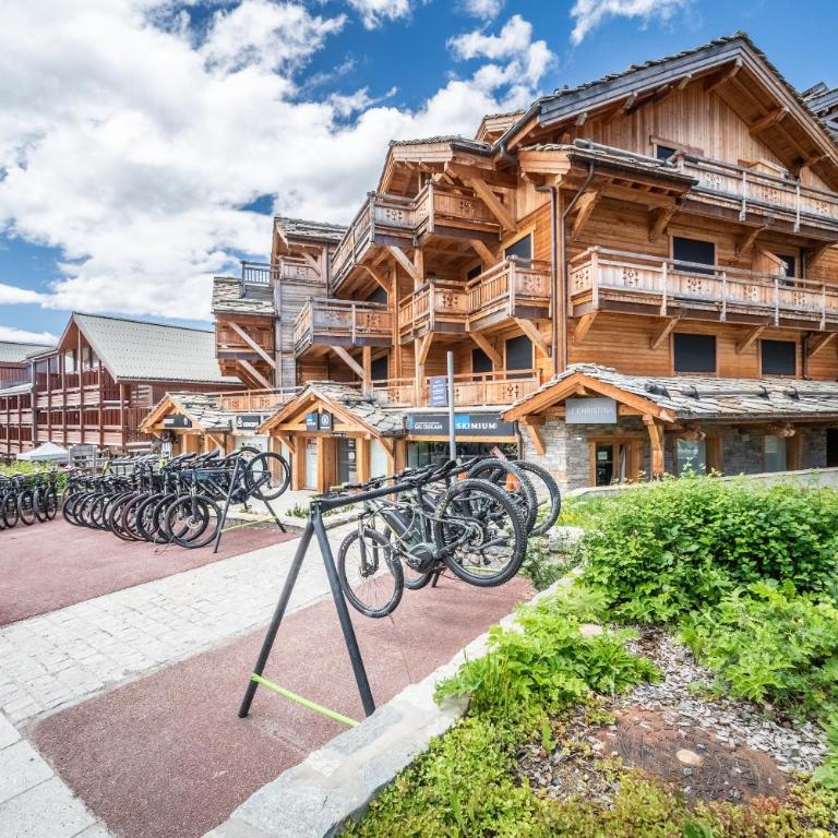 Apartment Sipo Alpe D'Huez - by EMERALD STAY - Three-Bedroom Apartment - 57