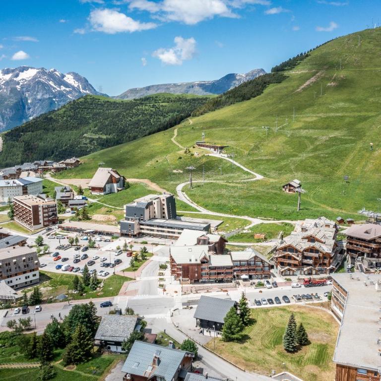 Apartment Sipo Alpe D'Huez - by EMERALD STAY - Three-Bedroom Apartment - 58
