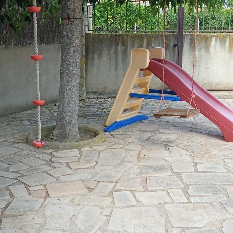 Susana - Three-Bedroom Home - 8